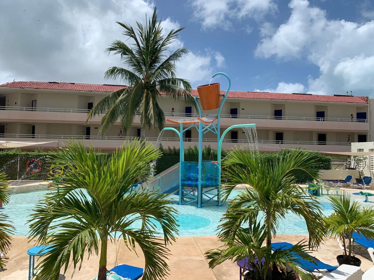 Ocean View Aquamarina Apartment แคนคูน ภายนอก รูปภาพ
