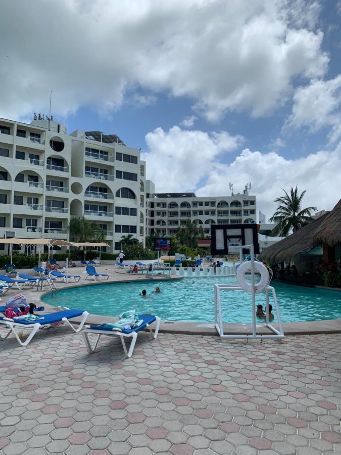 Ocean View Aquamarina Apartment แคนคูน ภายนอก รูปภาพ