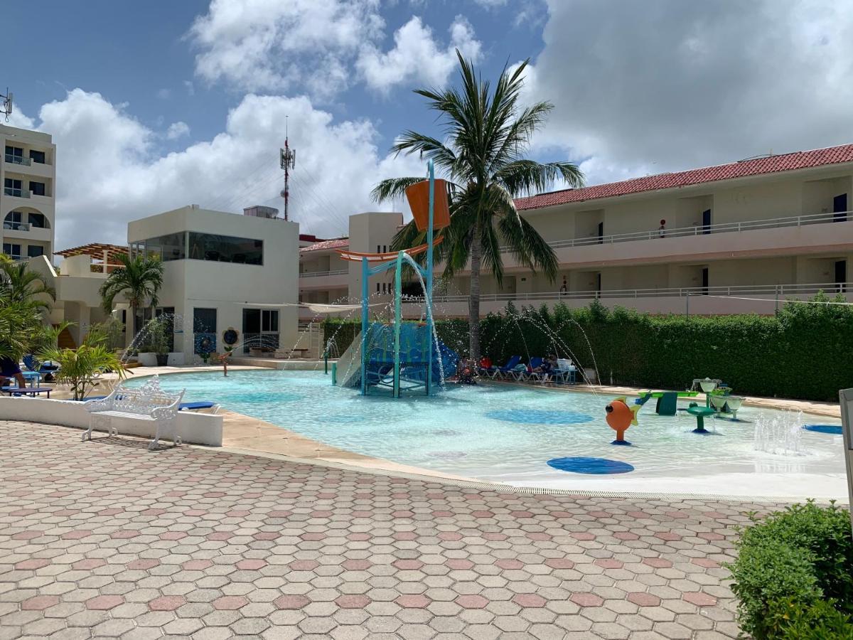 Ocean View Aquamarina Apartment แคนคูน ภายนอก รูปภาพ